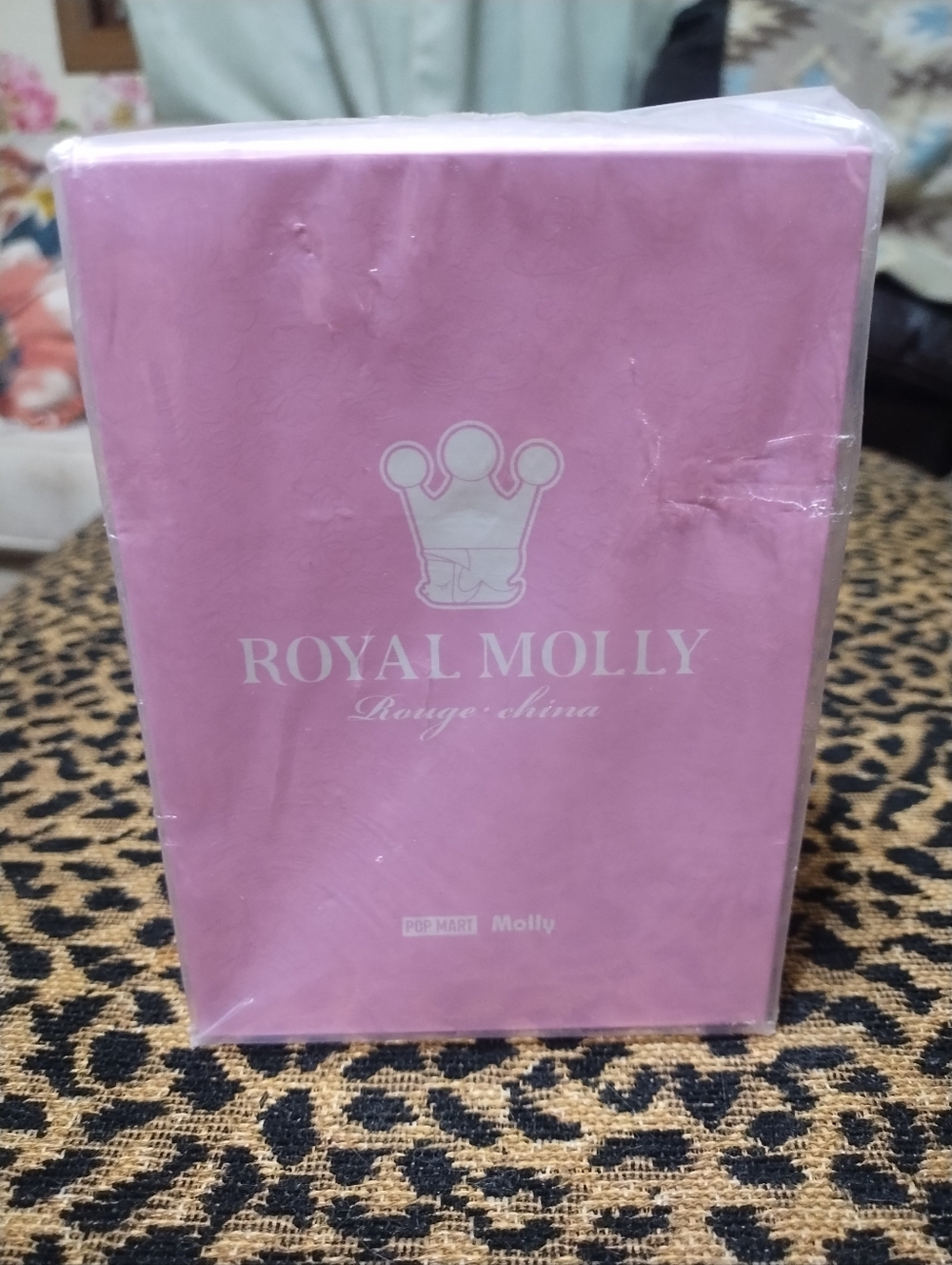 Pop Mart-Mega Royal Molly- Rogue China 100%